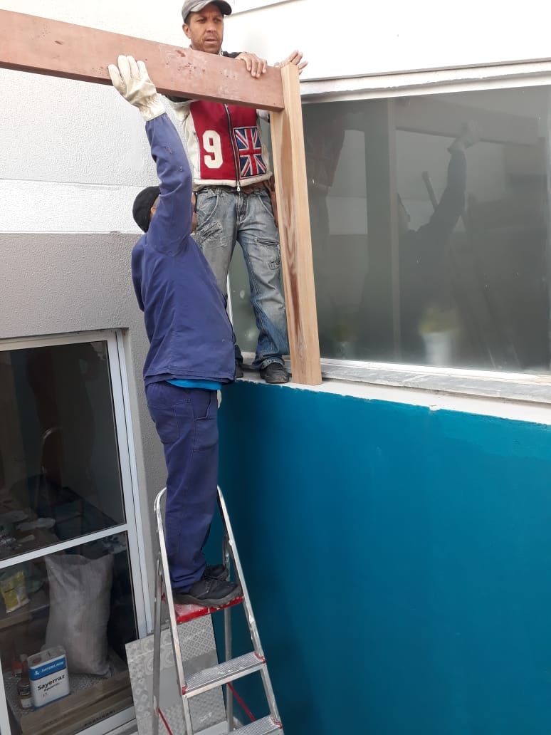 Execução de pergolado em madeira.jpeg