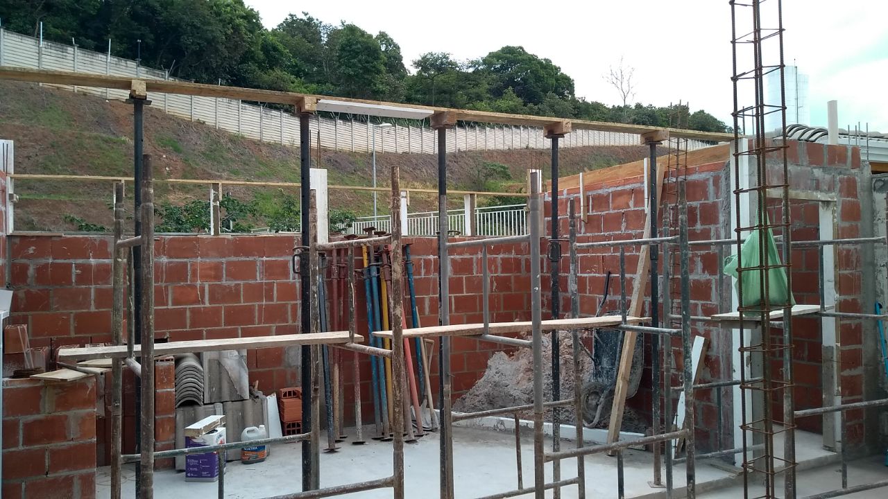 Execução de formas das vigas.jpg